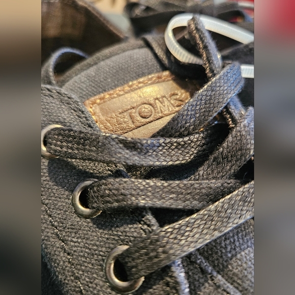 TOMS, MEN SIZE 10 - Picture 13 of 15